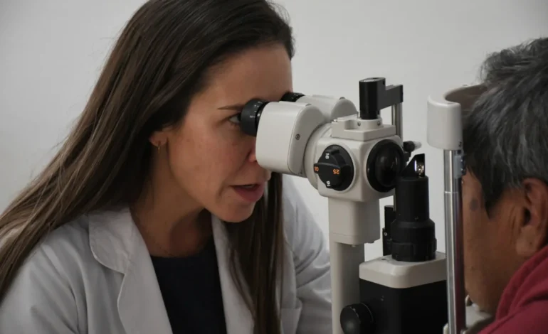 El programa integral de detección y tratamiento de cataratas llegó al CIC de Unión