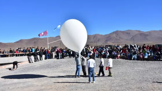 Alumnos salteños lanzaron un globo estratosférico con alto valor científico