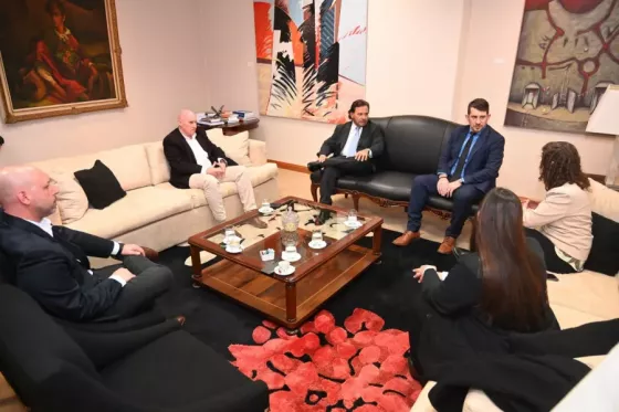 El Gobernador recibió a autoridades de la DAIA para avanzar en acciones conjuntas contra la discriminación y los discursos de odio