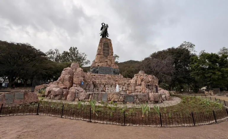 El monumento a Güemes empieza a lucir las tareas de renovación