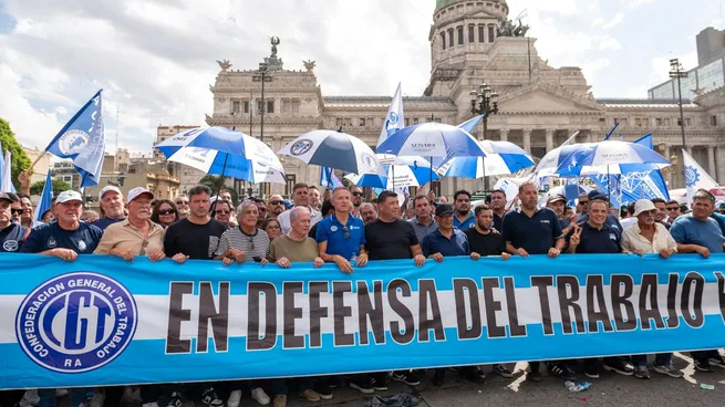 Con el Mundial terminado, la protesta social vuelve a la calle: CGT se pliega a la marcha de jubilados