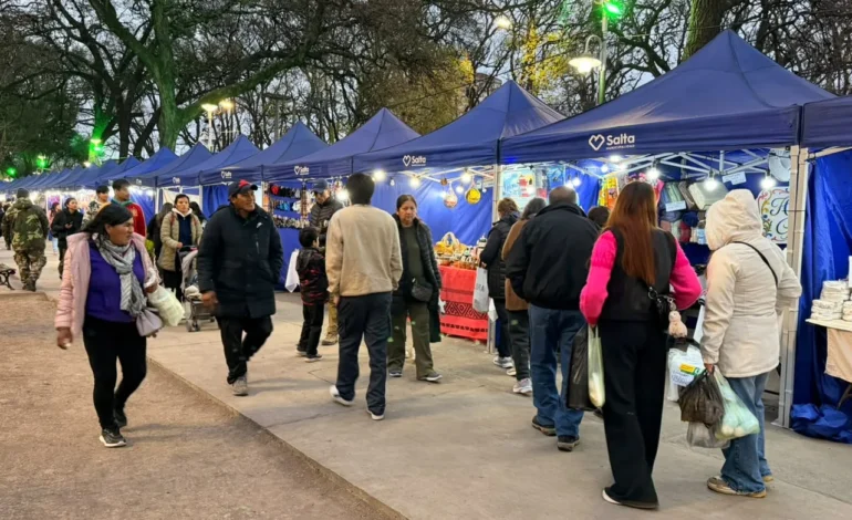 La Feria del Milagro recibió a miles de personas en el parque San Martín