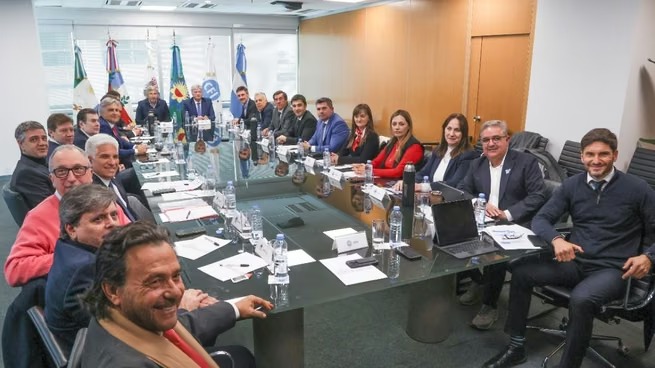 Energía, agroindustria y rutas: la agenda de los gobernadores en el Argentina Week de París