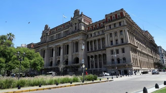 La Corte Suprema revocó el fallo contra la Ley de Tierras y dejó vía libre a la venta de campos a extranjeros