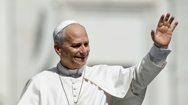 El gobierno de Javier Milei oficializó el feriado del 9 de noviembre por la llegada del papa León XIV al país