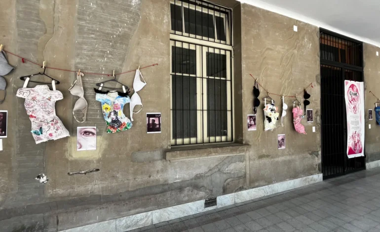 “Octubre en tu Seno” celebra diez años y se exhibe en el Paseo Ex Palúdica