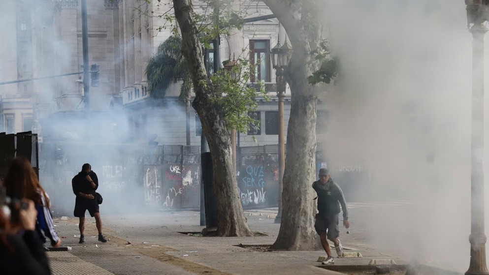 Protestas y jornada clave en el Congreso: la marcha terminó con incidentes y detenidos